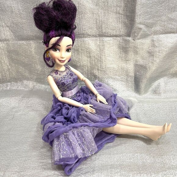 2014 Disney Descendants Coronation Ball Mal Doll Isle of the Lost - out of stock - Picture 1 of 6